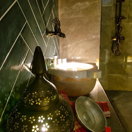 Vela & 4* Γιάλοβα