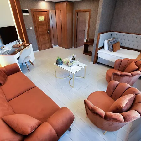 Vela & Hotel 4*