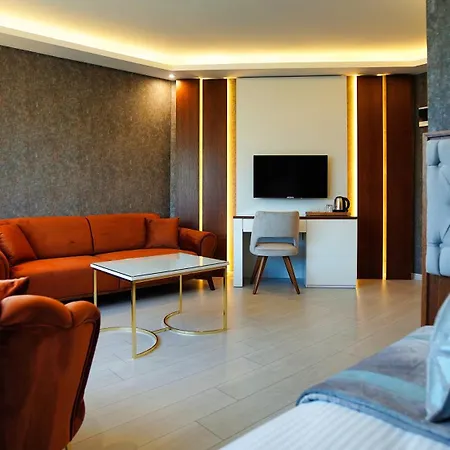 Vela & Ξενοδοχείο Γιάλοβα