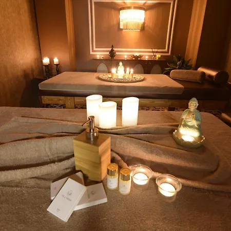 Vela & Hotel Yalova (Yalova)